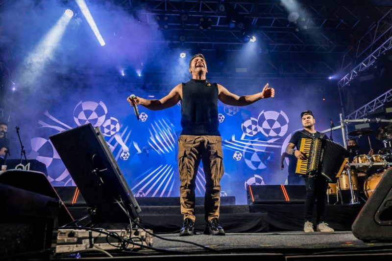 oito décadas - Show de Wesley Safadão dá um brilho extra à celebração dos 80 anos do prefeito de Maracanaú, Roberto Pessoa