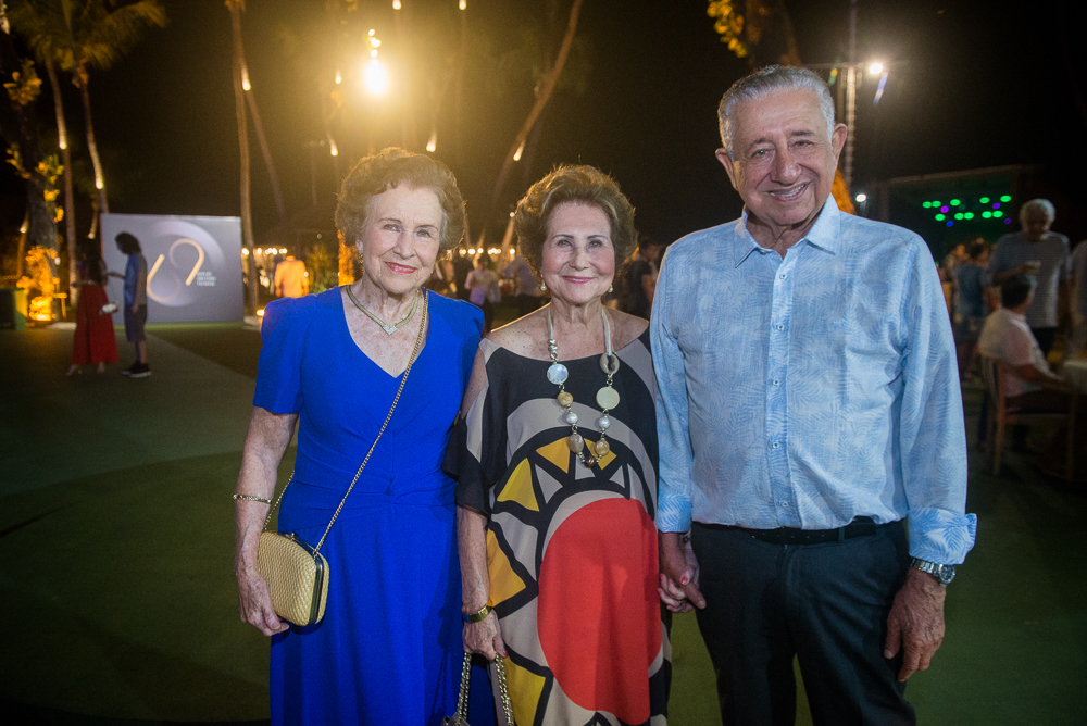 Silvia Martins, Lúcia E Maurício Medeiros