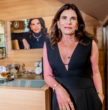 Sandra Pinheiro apresenta lindas joias da nova coleção de fim de ano em evento petit comité