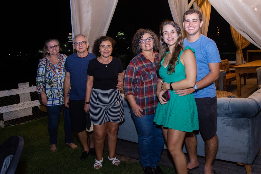Tely Andrade, Adalberto Albuquerque, Kelvia Linhares, Valeria Linhares, Gabriela Borges E Filipe Linhares