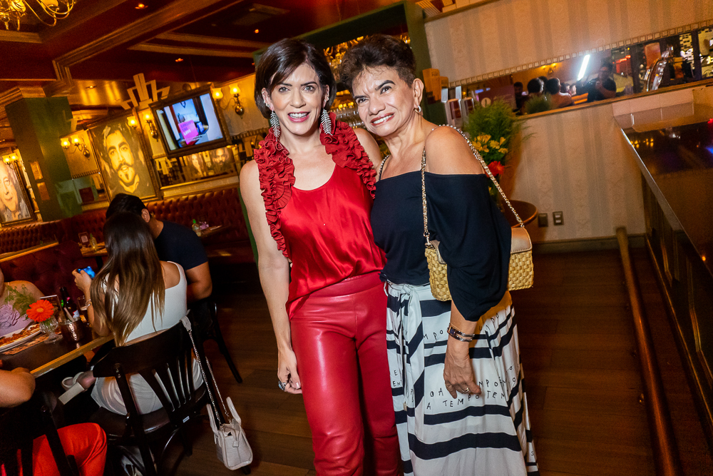 Thais Moreno E Ana Elvira Puhatem