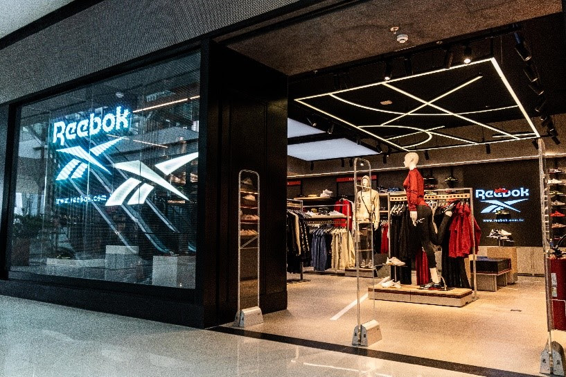 Nova loja Reebok do Shopping JK utiliza soluções digitais inéditas no Brasil