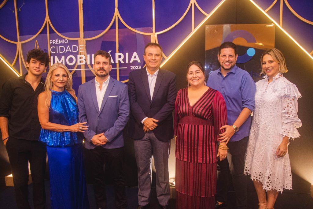 Victor Dias, Rosângela Dias, Miguel Dias Filho, Ricardo Bezerra, Mayara Silva, Homero Silva e Gaida Dias