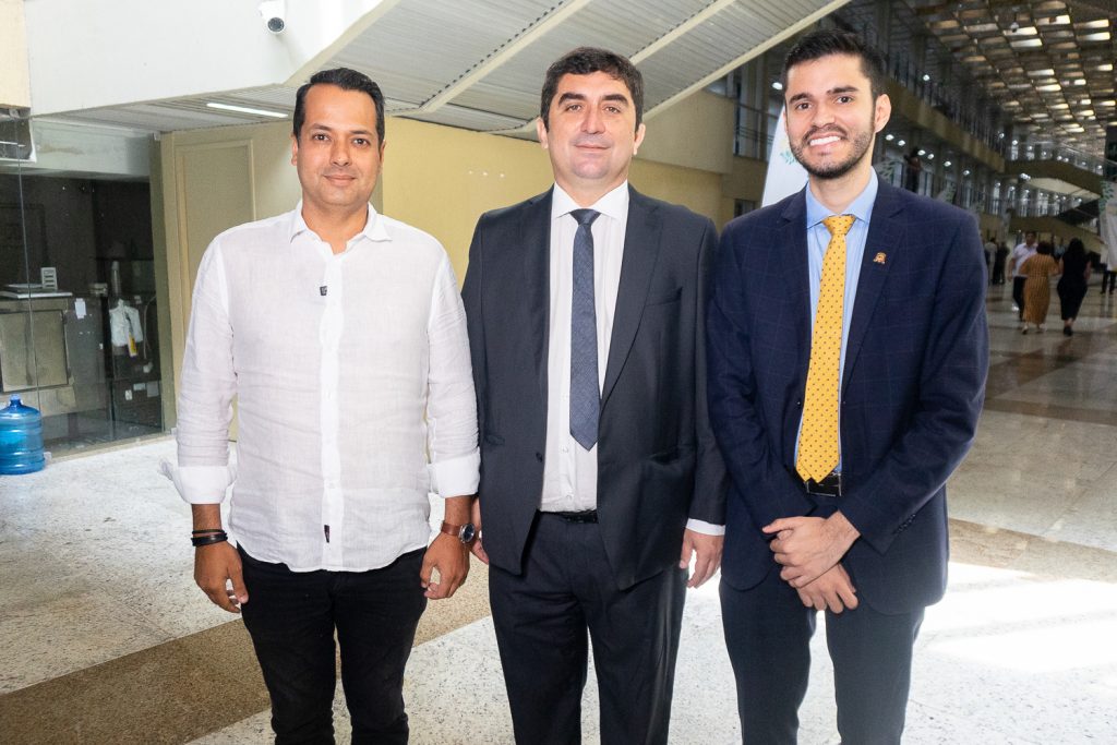 Vitor Valim, Silvio Nascimento E Savio Nascimento