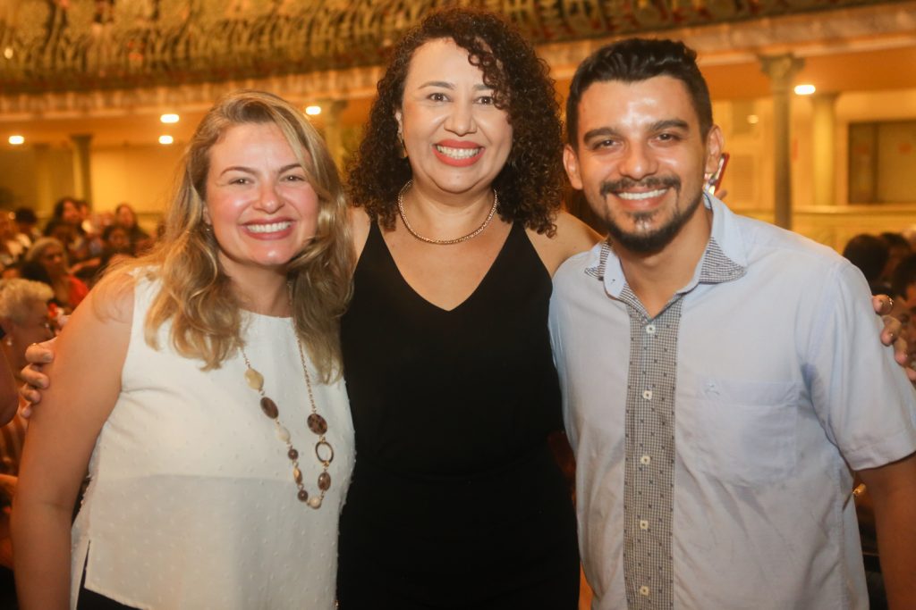 Viviane Rodrigues, Evania Izidio E Tiago Lopes (2)