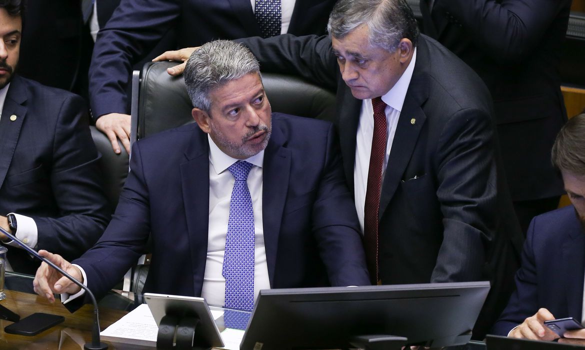 Votação do arcabouço fiscal é concluída na Câmara e texto vai ao Senado