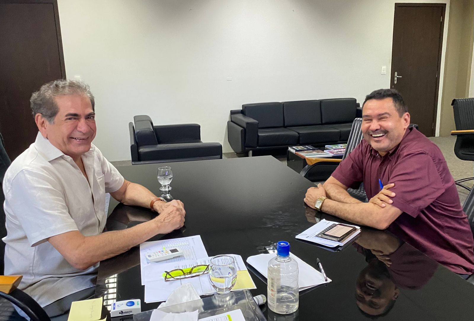 Deputados Zezinho Albuquerque e Moisés Braz se reúnem para debater melhorias para Massapê Deputados Zezinho Albuquerque e Moisés Braz se reúnem para debater melhorias para Massapê