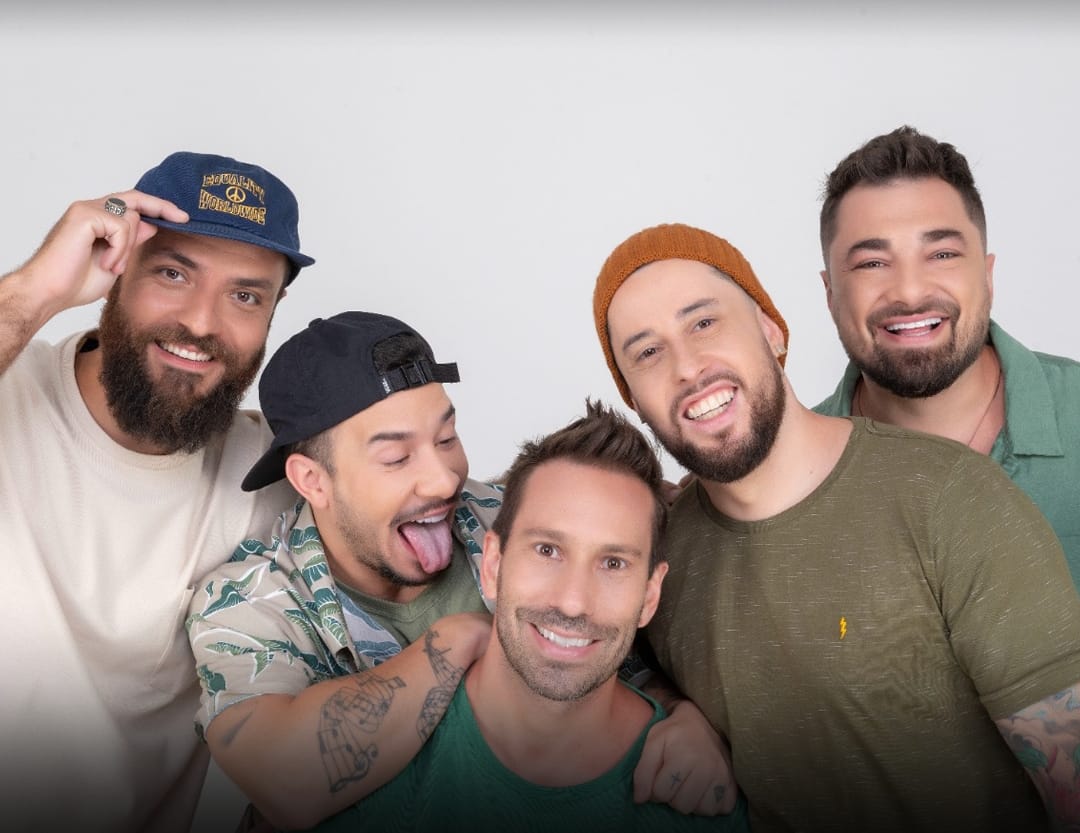 Fortaleza recebe show nostálgico das bandas Inimigos do HP e Jeito Moleque na Praia do Futuro Fortaleza recebe show nostálgico das bandas Inimigos do HP e Jeito Moleque na Praia do Futuro