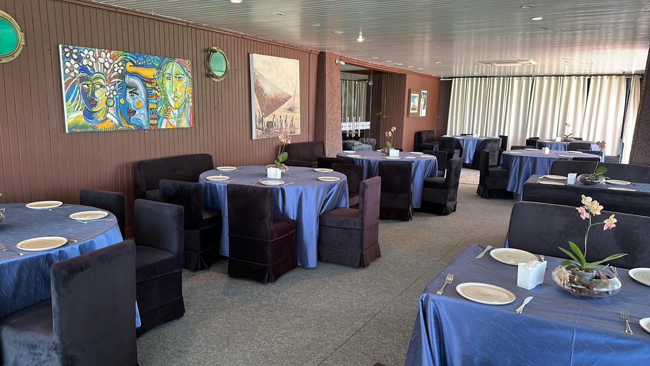 Charme e sofisticação: Dito Machado assina a decoração do Restaurante Almirante no Iate Clube Charme e sofisticação: Dito Machado assina a decoração do Restaurante Almirante no Iate Clube