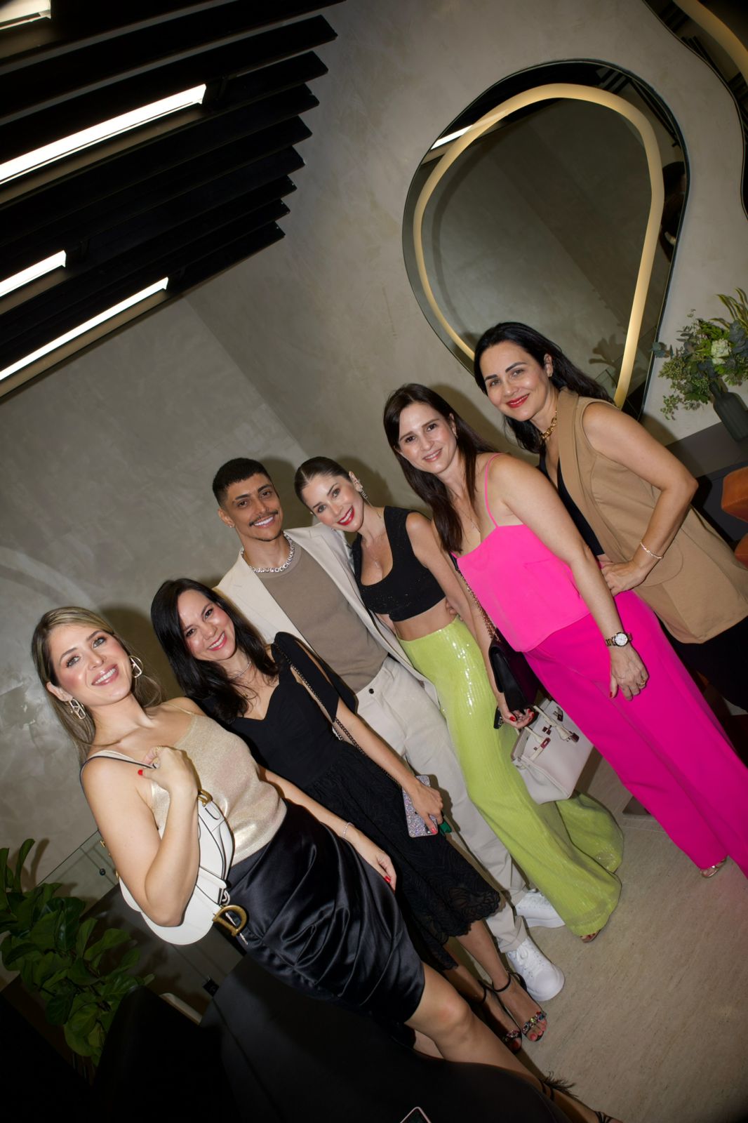 Victor Keven recebe convidadas para brindar a inauguração do seu novo salão ‘Backstagev VK’ Victor Keven recebe convidadas para brindar a inauguração do seu novo salão ‘Backstagev VK’
