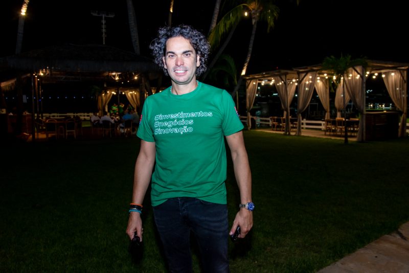 Happy Hour - Iate Clube de Fortaleza serve de cenário perfeito para confraternização do Grupo CVPAR