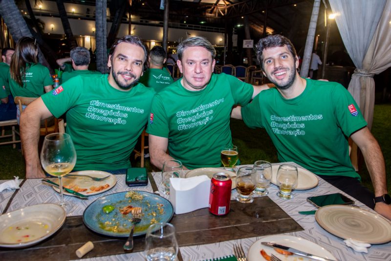 Happy Hour - Iate Clube de Fortaleza serve de cenário perfeito para confraternização do Grupo CVPAR