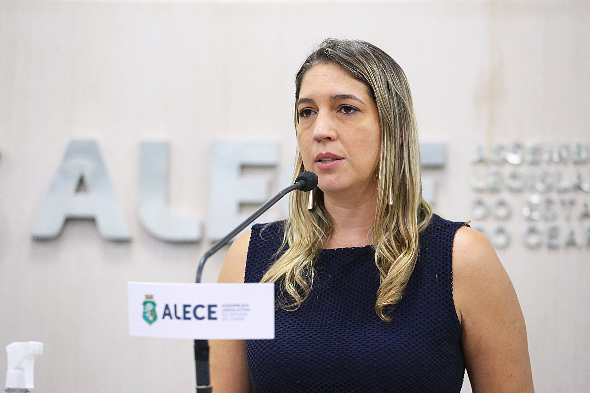 Larissa Gaspar critica Sarto e diz que prefeito quer convencer que “os graves problemas da sua gestão se devem à briga interna” do PDT