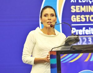 Águeda Muniz Em Almoço No Seminário De Gestores Foto Divulgação Rogério Lima Seminário De Gestores