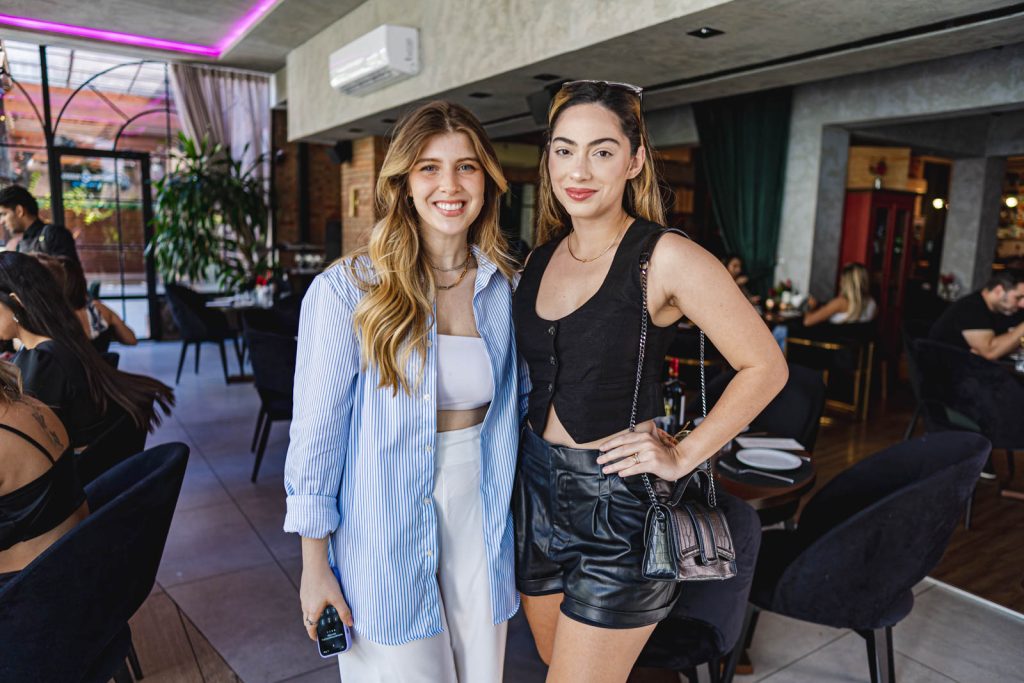 Ana Laura Gomes E Bruna Levy