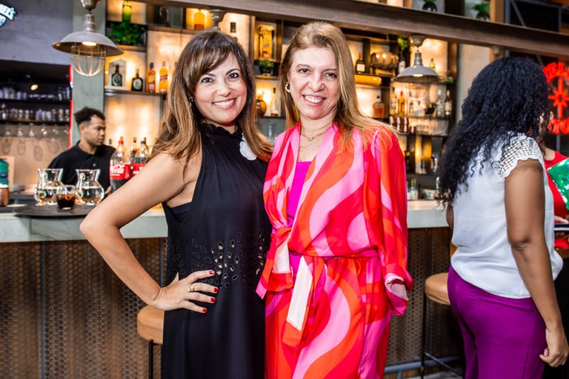 ALMOÇO ESPECIAL - Ana Cristina Wolf e Márcia Andrea Vieira proferem palestra na 2ª edição do “Mulheres em Pauta DNA”