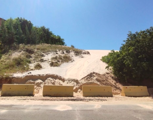 Prefeitura do Aracati realiza operação que leva melhorias para Canoa Quebrada