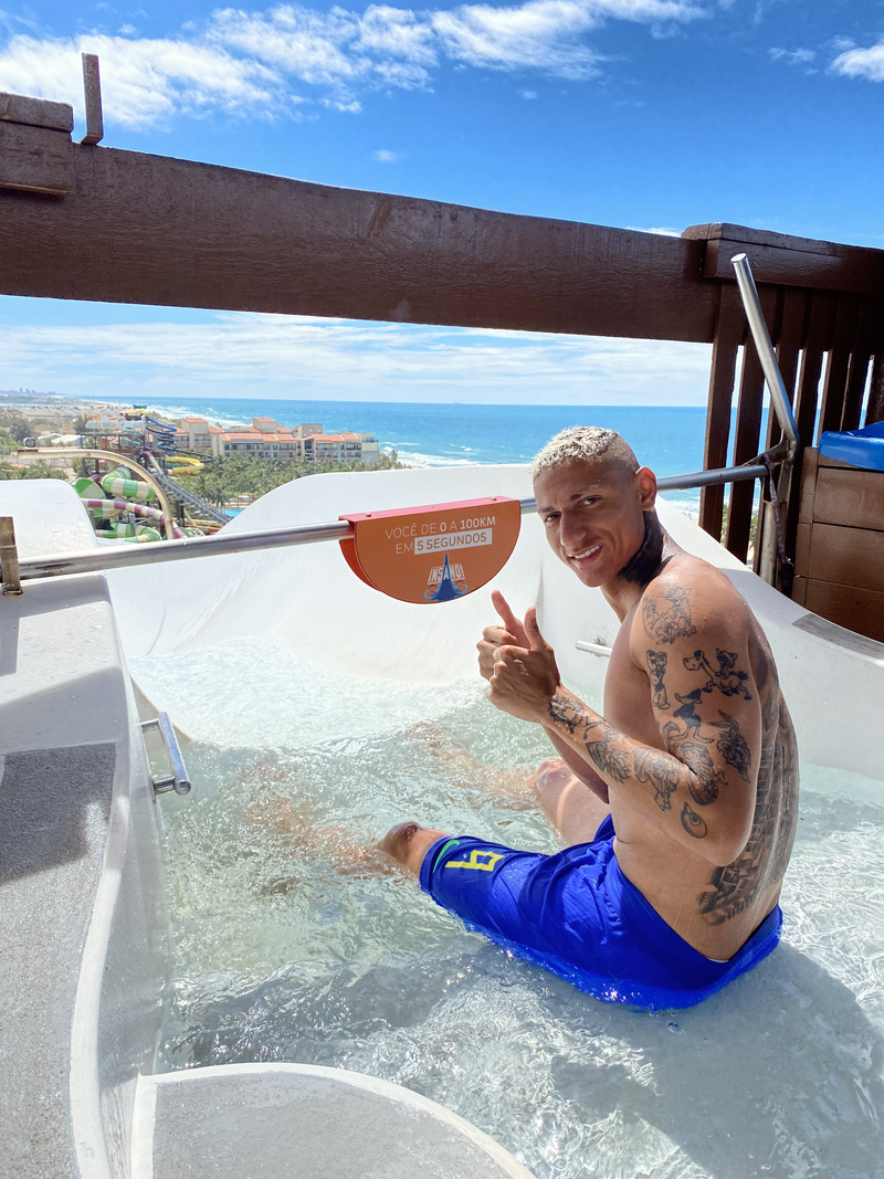 Craque da seleção brasileira de futebol, Richarlison aproveita as férias no Beach Park Craque da seleção brasileira de futebol, Richarlison aproveita as férias no Beach Park