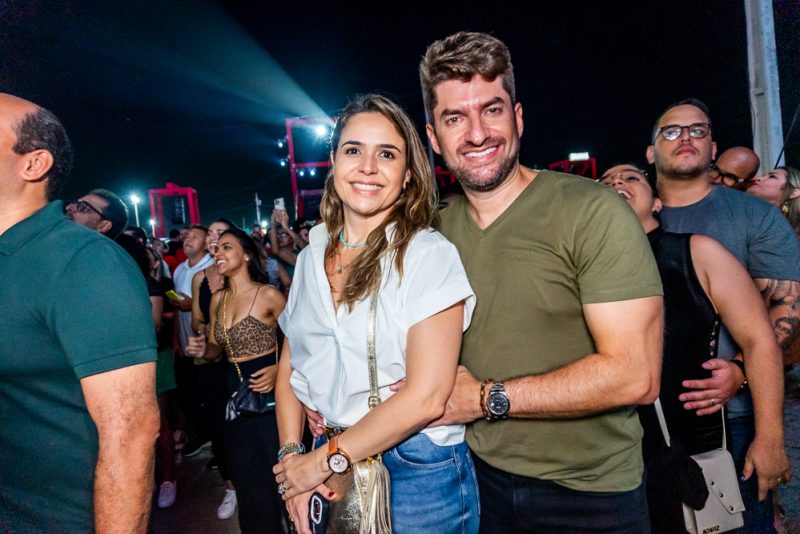 Agito e animação - São João de Maracanaú reúne multidão em noite de festa com shows de Seu Jorge e Alexandre Pires