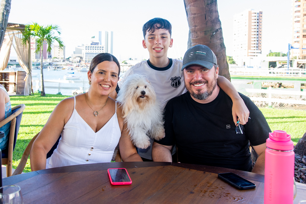 Carolina, Chopp, Levi E Kildery Páscoa (1)