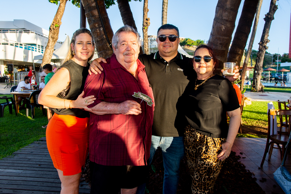 Cristine Aragão, Edvardo Santos, Helano Aragão E Maria De Lourdes Santos (1)