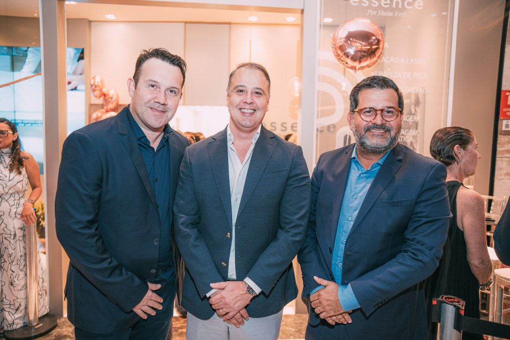 
				Daniel Arruda, Fabrício Martins e Carlo Bastos 
				