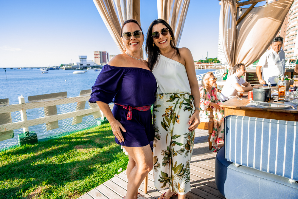 Denise Cavalcante E Vanessa Oliveira