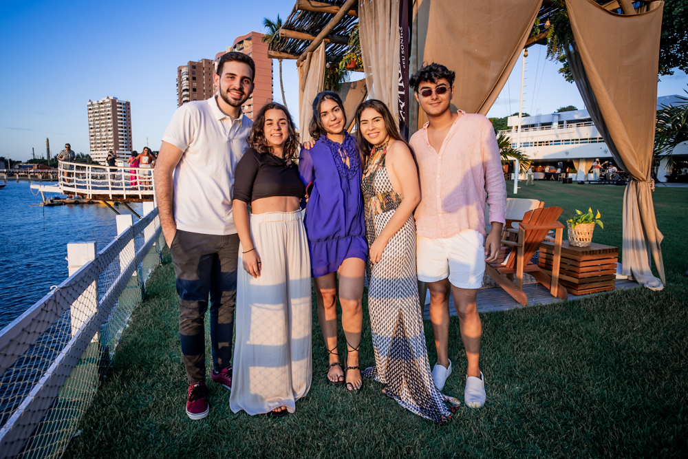Enzo Caram, Marina Castelo, Beatriz Fernandes, Mariana Alvarez E Pablo Santos