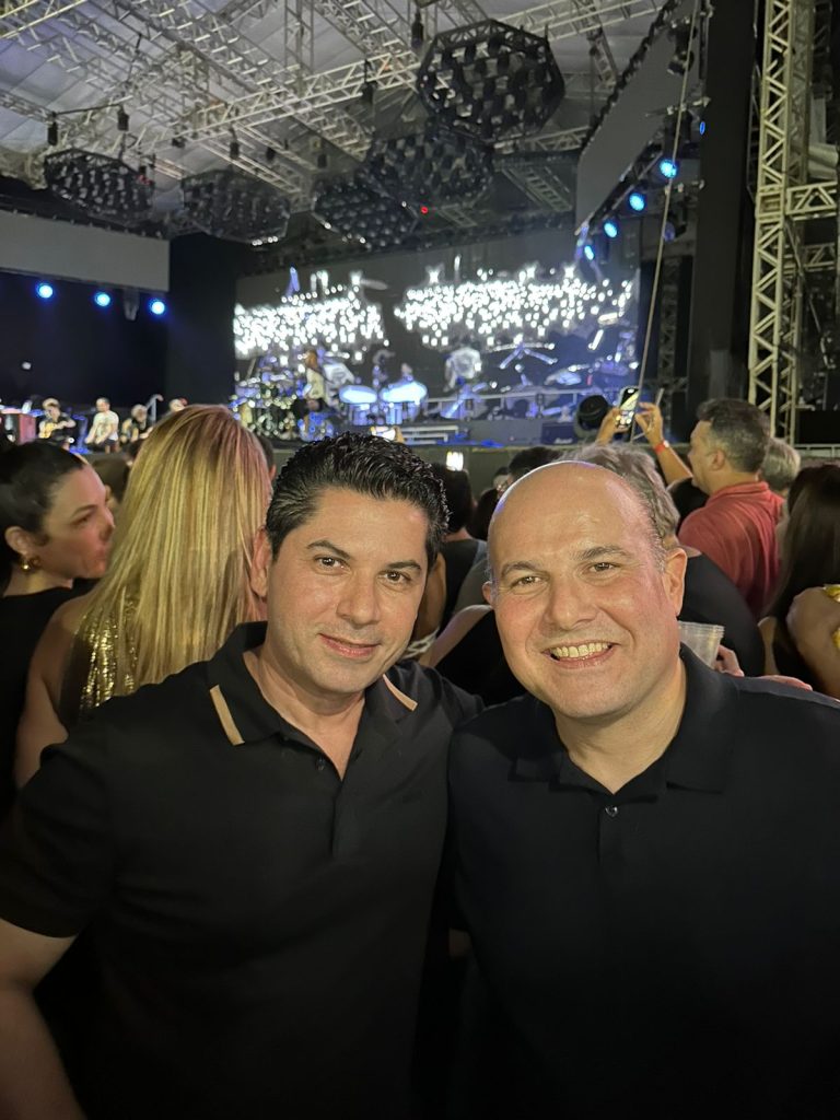 
				Pompeu Vasconcelos e Roberto
				