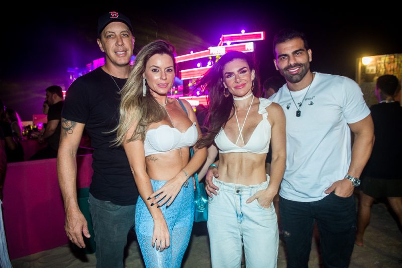 House e funk na praia - Dennis DJ e Cat Dealers agitam uma turma de festeiros com show eletrizante na Topless Beach Party