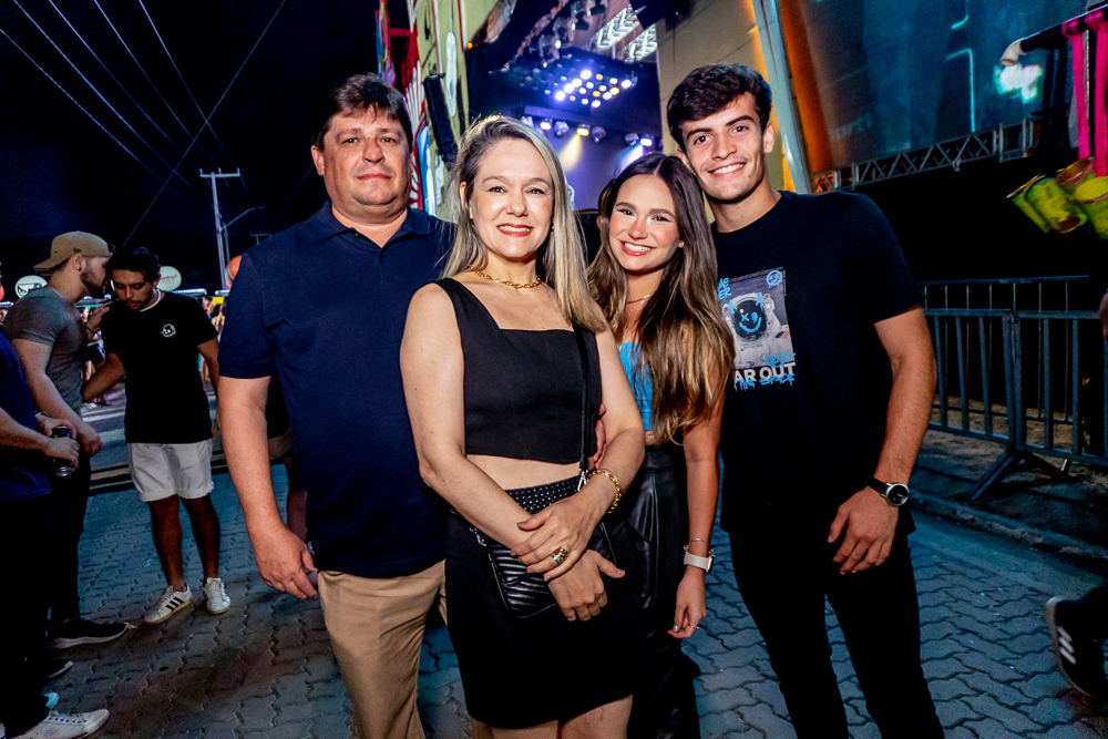 George, Erika, Maria Clara Lima E Thiago Costa