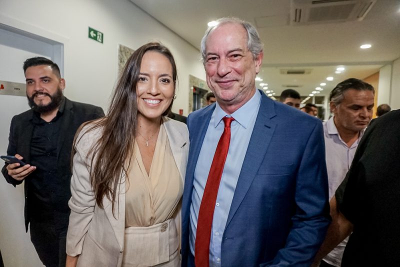 Os Desafios da Gestão Governamental na Segurança Pública - Ciro Gomes profere palestra em evento promovido pela OAB-CE
