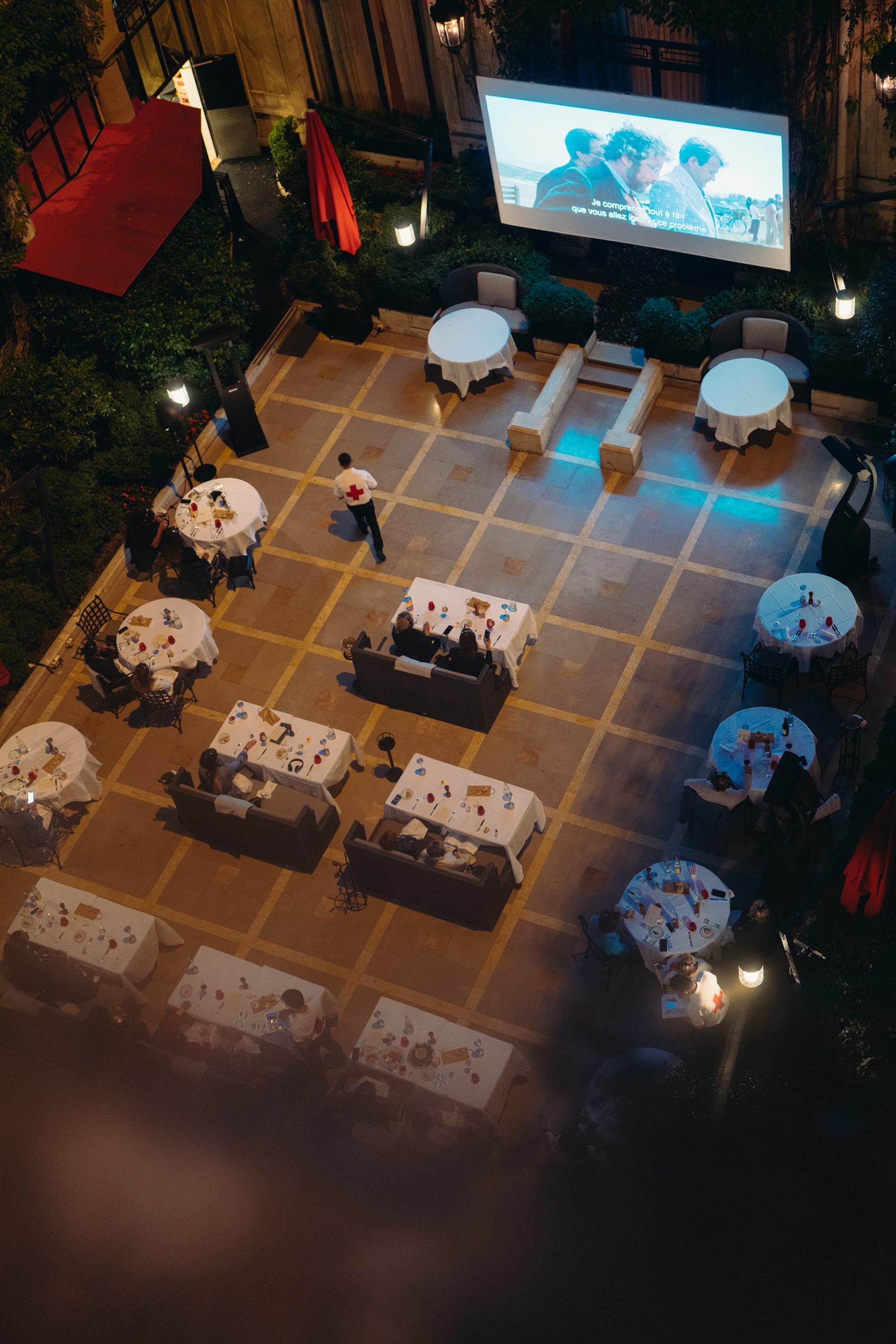 La Cour Jardin de Jean Imbert reabre para o verão no Hotel Plaza Athénée