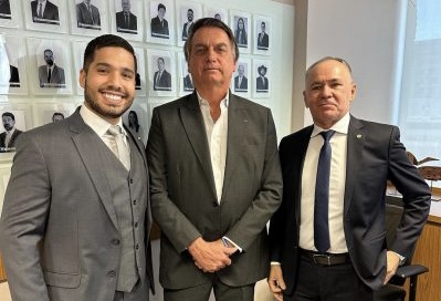 Bolsonaro cumpre agenda em Fortaleza para lançar pré-candidatura de André Fernandes