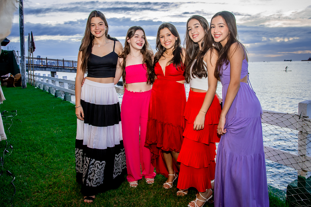 Isadora Egypto, Leticia Colaço, Alice Gurgel, Giovana Diogenes E Helena Landim