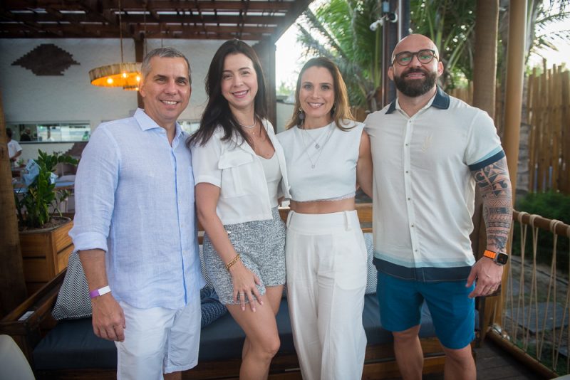 Happy Birthday - Camila e Júnior Coutinho comemoram aniversário juntos no Seu Domingo Beach Club