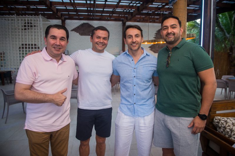 Happy Birthday - Camila e Júnior Coutinho comemoram aniversário juntos no Seu Domingo Beach Club