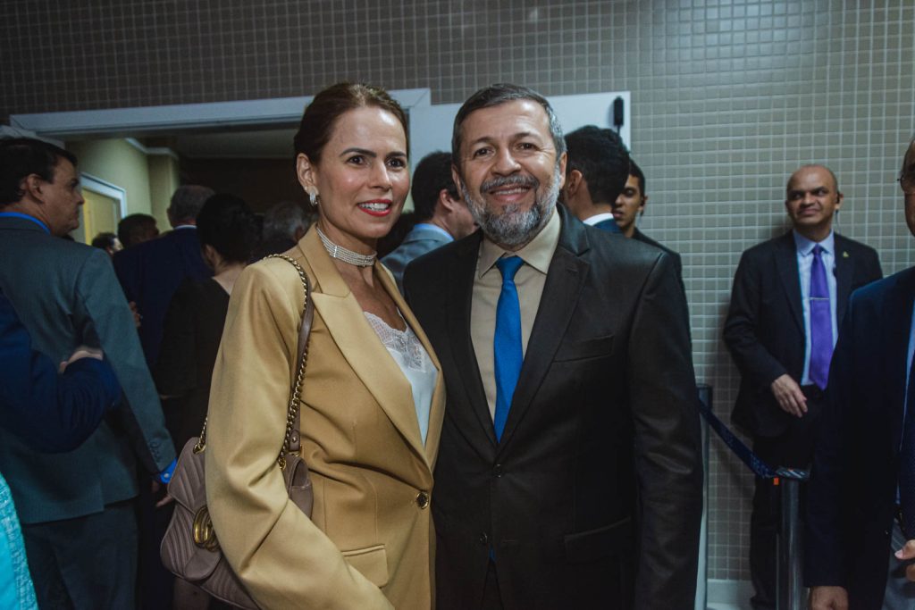 Luciana Sousa E Elcio Batista
