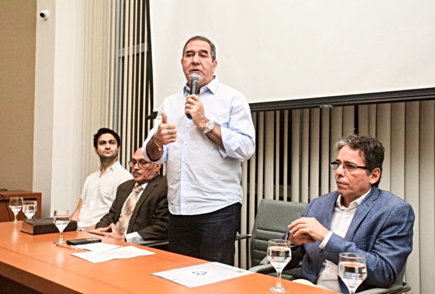 Luiz Gastão fala da relevância da reforma tributária em palestra no Sindipostos