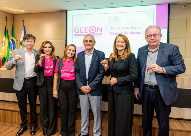 FIEC recebe o lançamento do primeiro livro do médico oncologista Luiz Porto