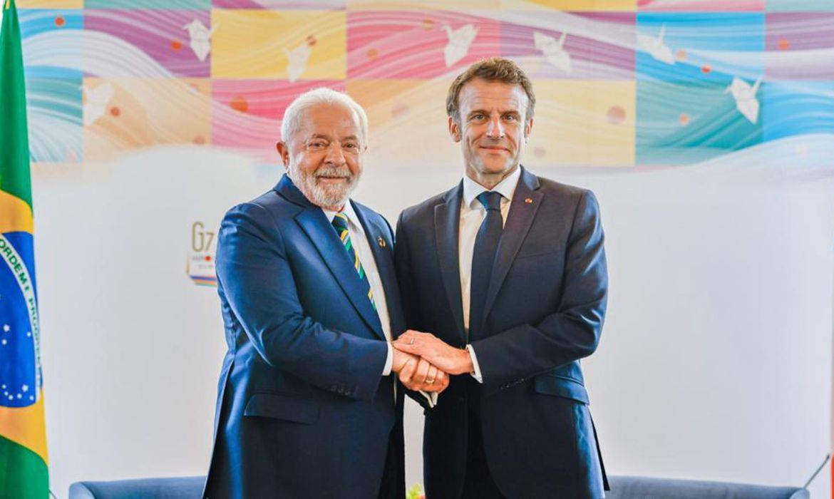 Lula e Macron se reúnem neste mês em cúpula sobre pacto financeiro