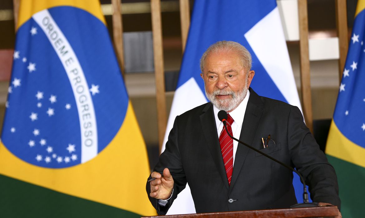 Lula afirma que Cristiano Zanin será grande ministro no Supremo