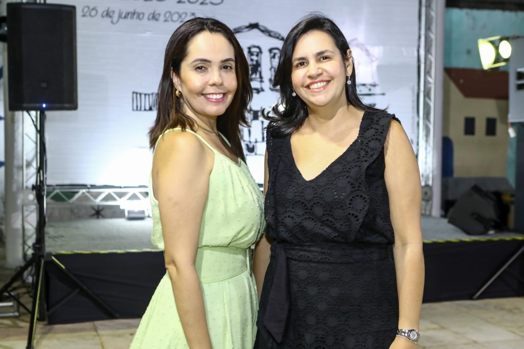 Mara Apolinario E Patricia Santos