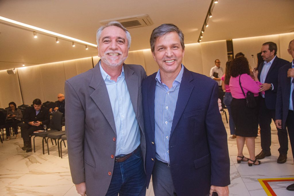 Mauro Costa E Romulo Soares