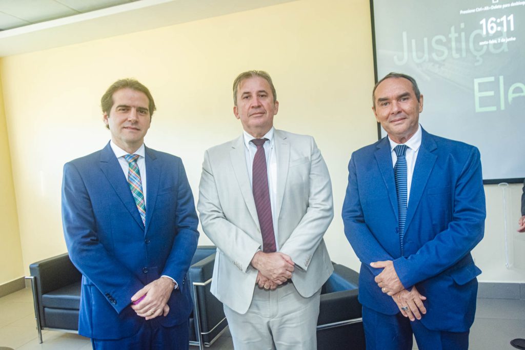 Maximiliano Cavalcante, Paulo Regis Botelho E Gladyson Marques