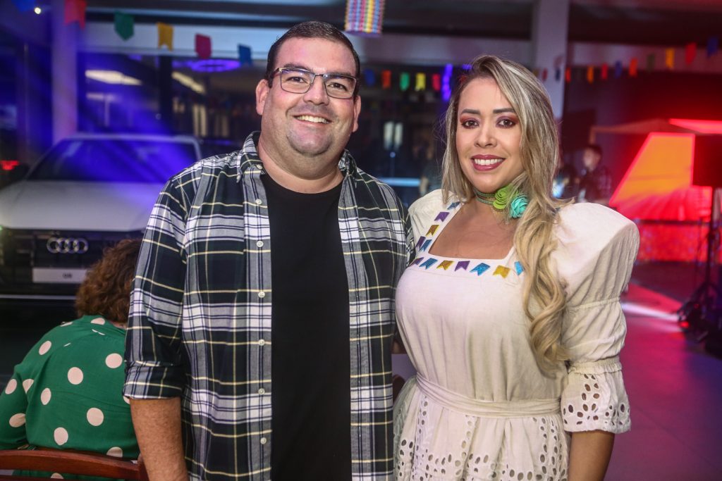 Murilo Velelli E Areta Karen