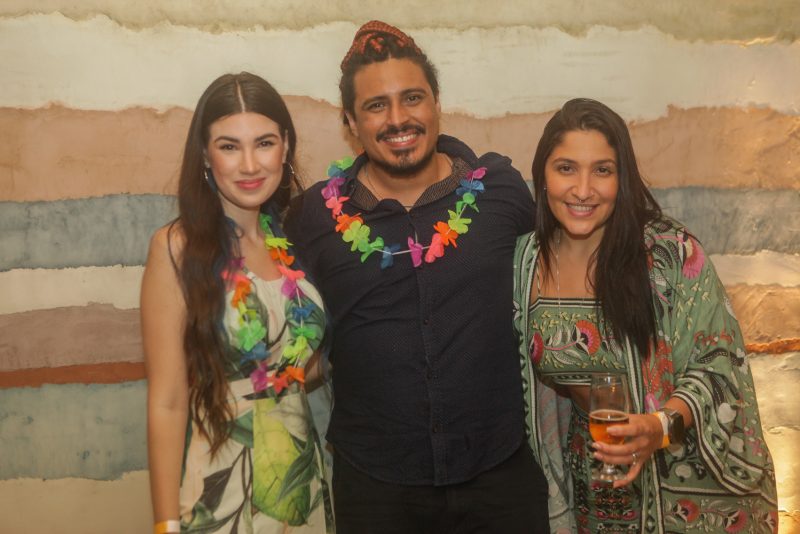 Party - Em homenagem aos seus parceiros, TV Band Ceará promove um divertido luau no Seu Domingo Beach Club