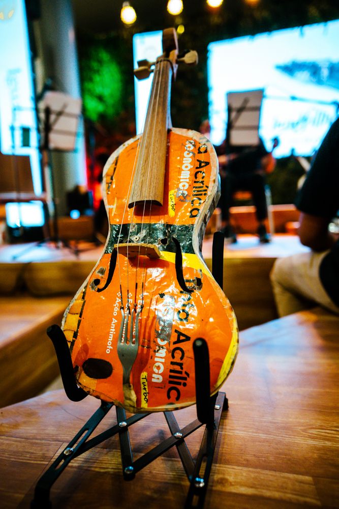 Orquestra De Instrumentos Reciclados De Cateura (2)