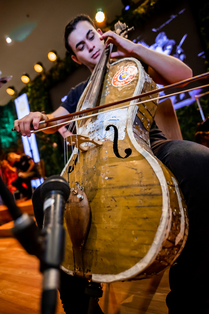 Orquestra De Instrumentos Reciclados De Cateura (4)