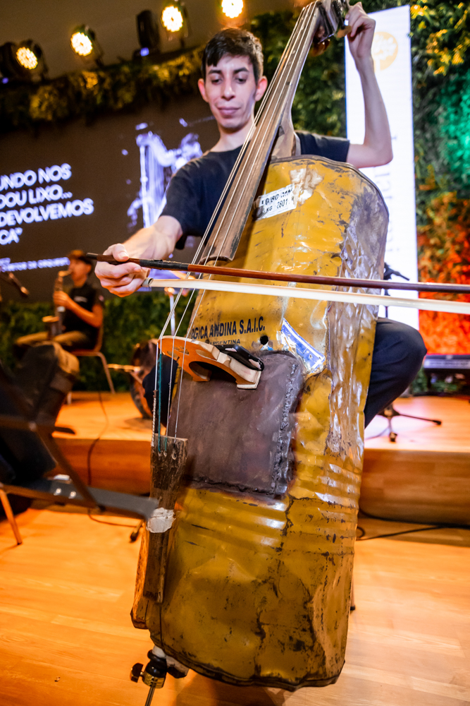 Orquestra De Instrumentos Reciclados De Cateura (5)